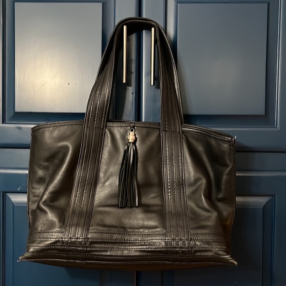 Real leather, black Pineda Covalin purse with embossed front image - Picture 2 of 4